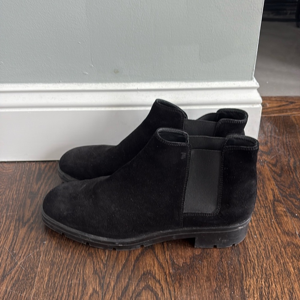 Tod’s Suede‎ Chelsea Boots